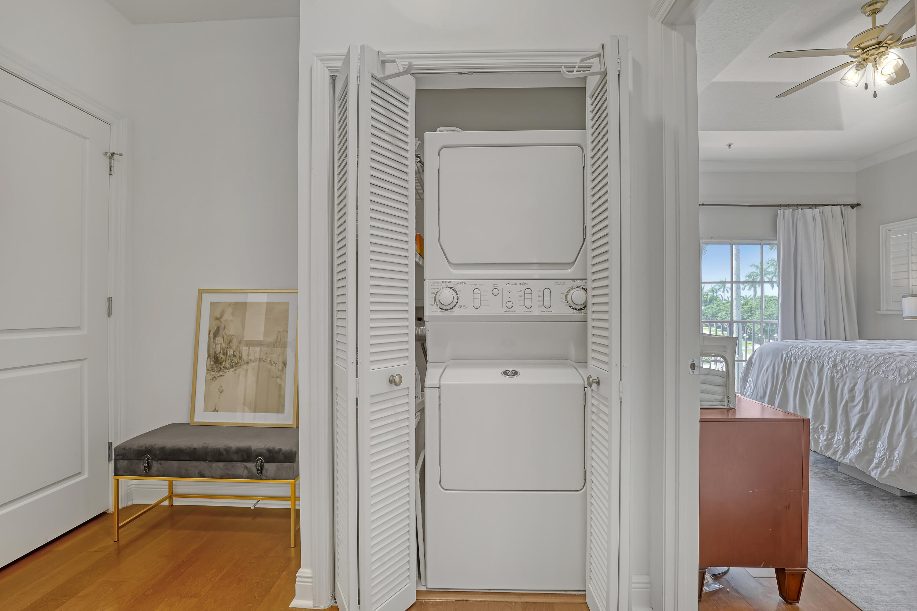 1950 Presidential Way 12