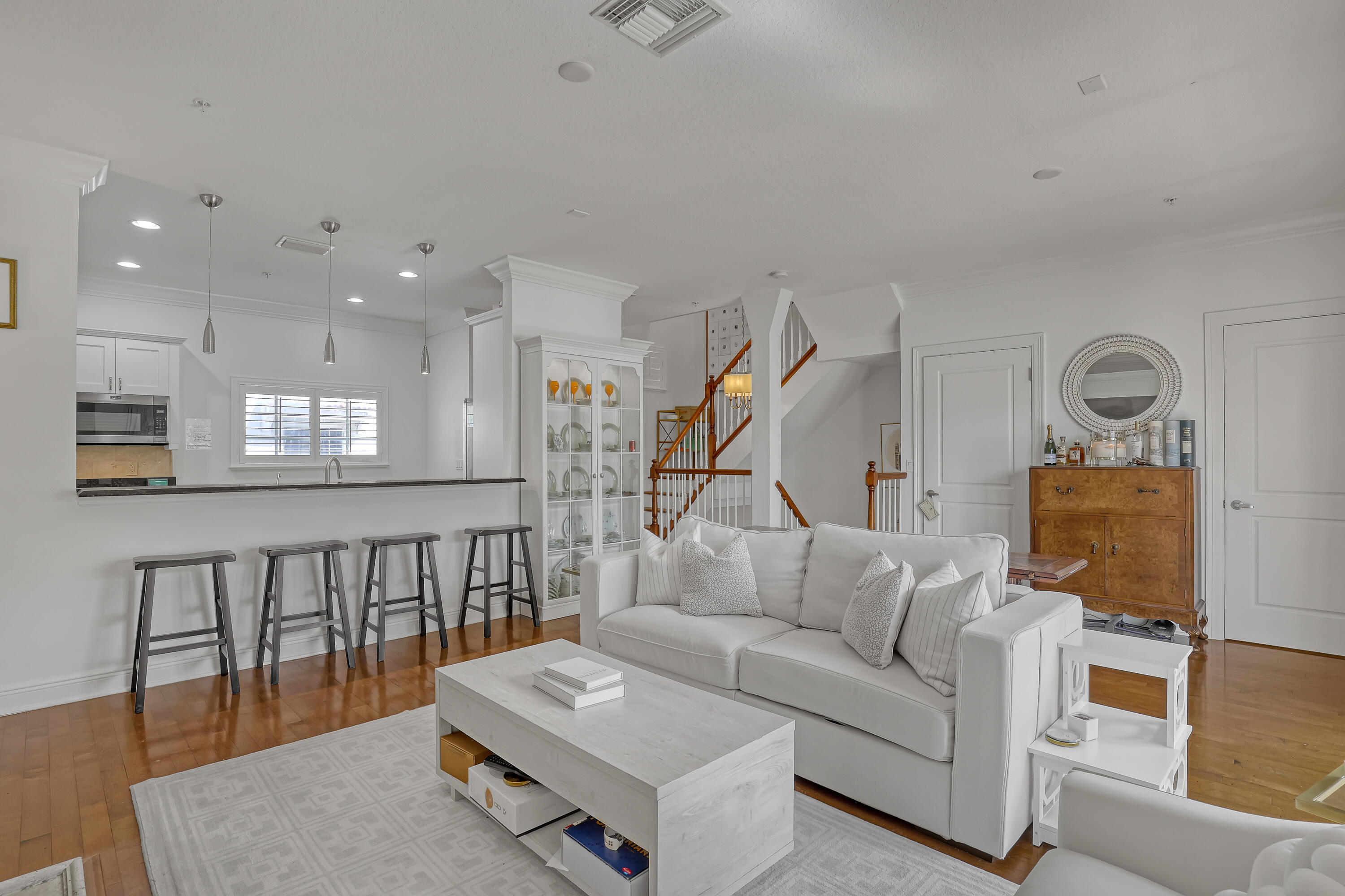 1950 Presidential Way 12