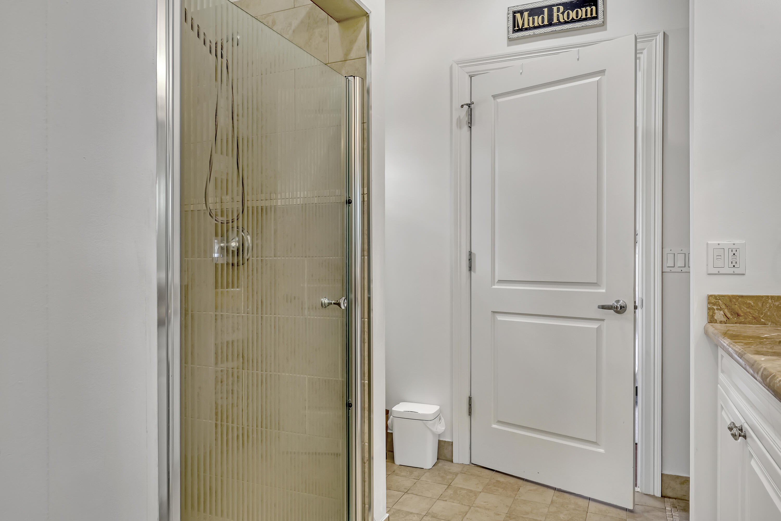 1950 Presidential Way 12