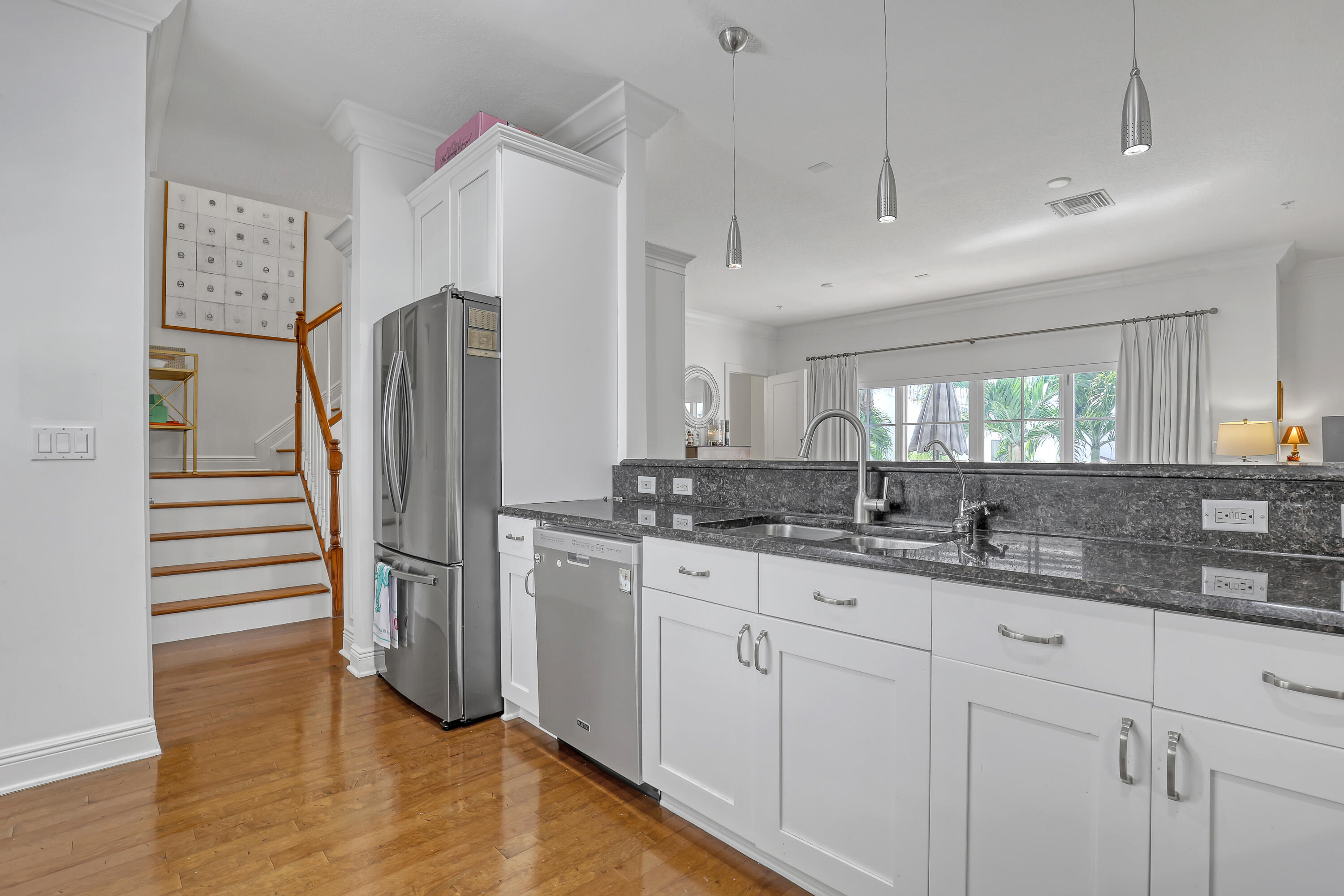 1950 Presidential Way 12