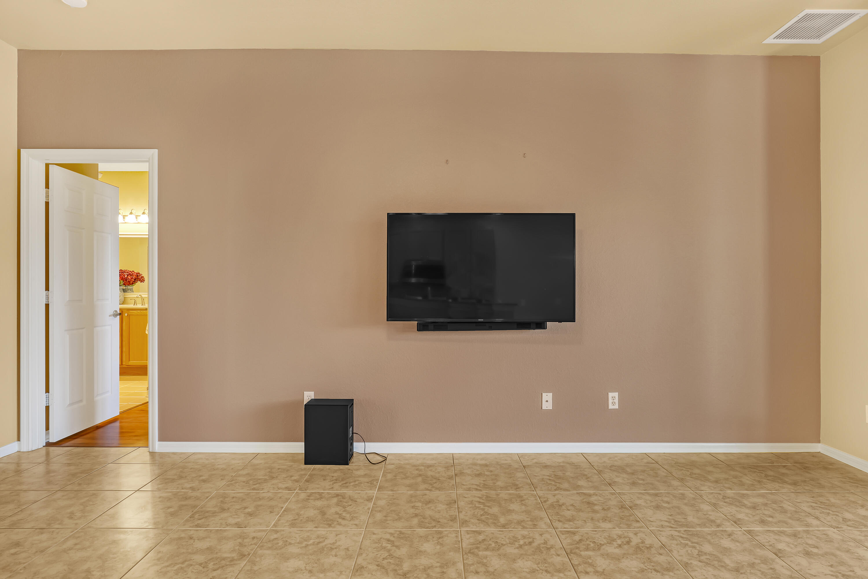 2136 Wingate Bend