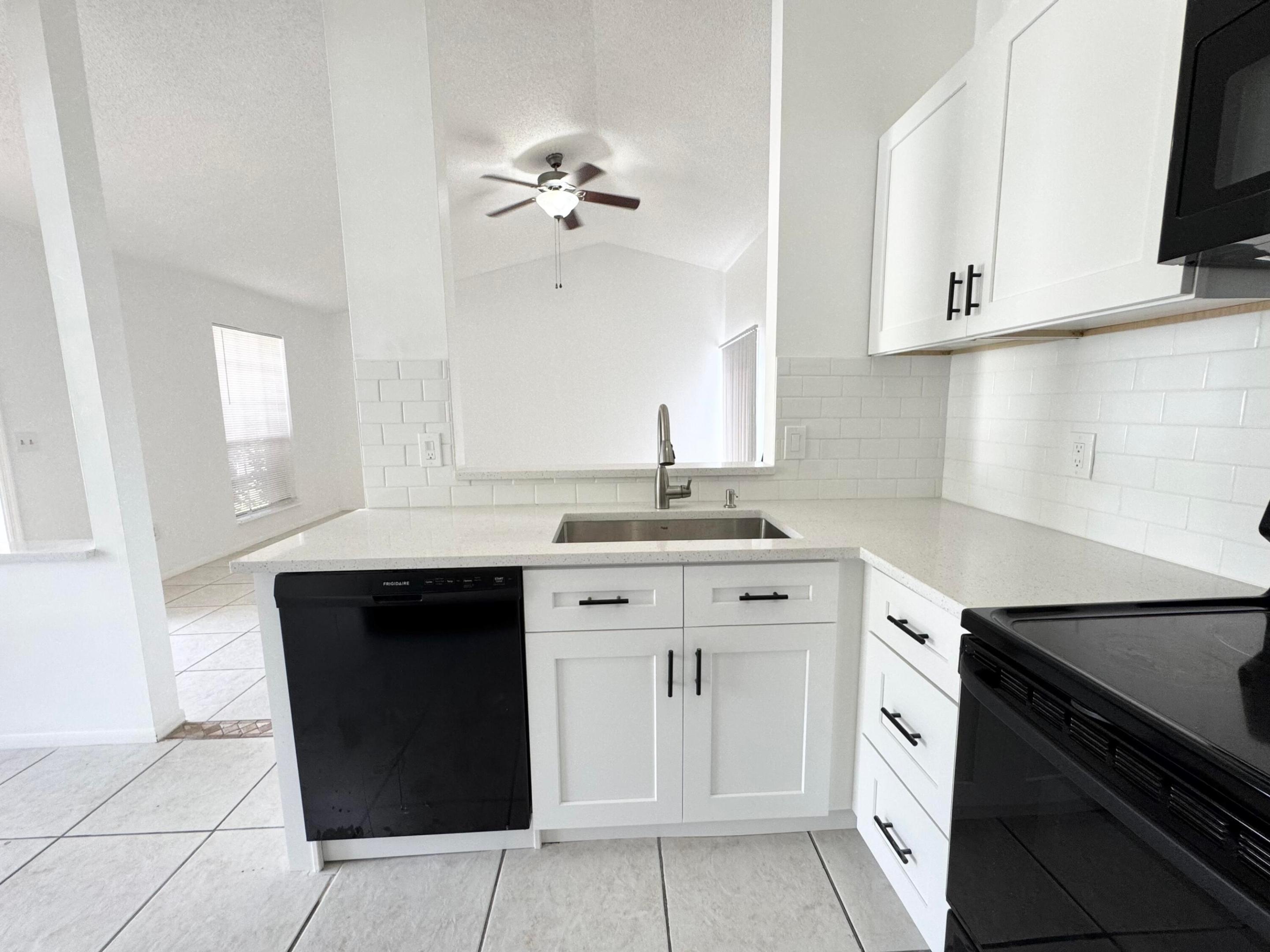 1156 Grandview Circle