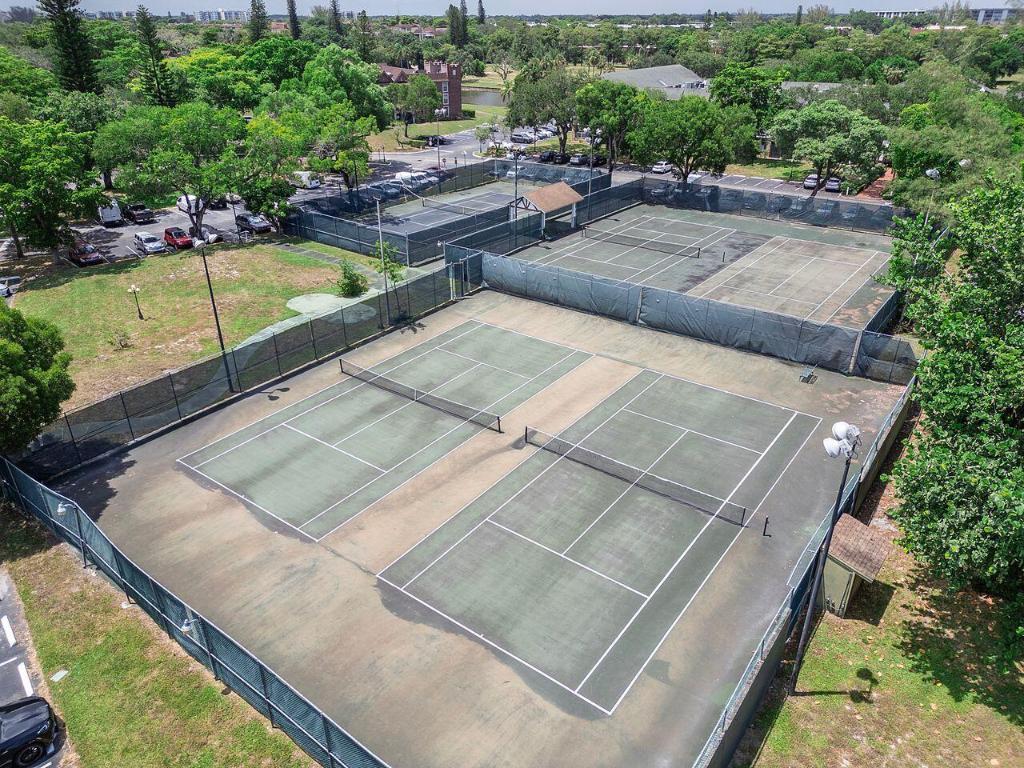 3720 Inverrary Drive 3-D, Lauderhill Unit: 3-D