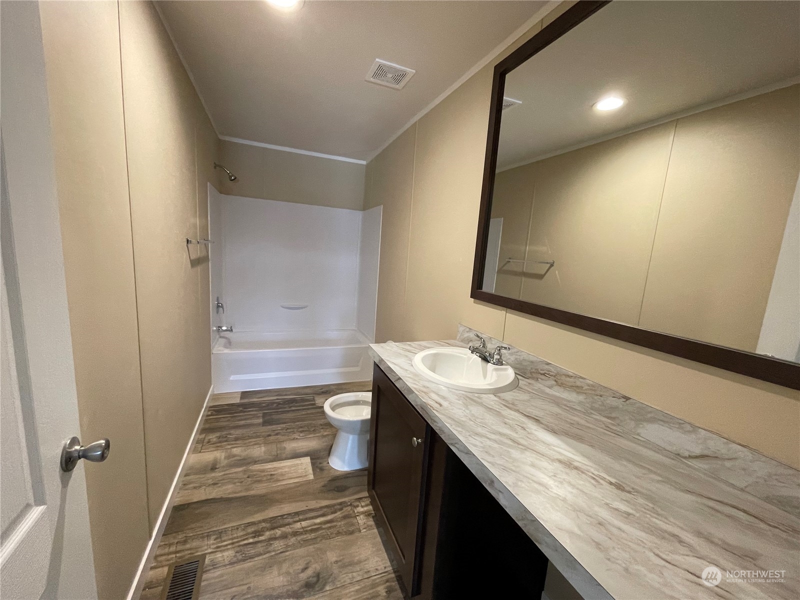2700 Fruitvale Boulevard Unit: 14