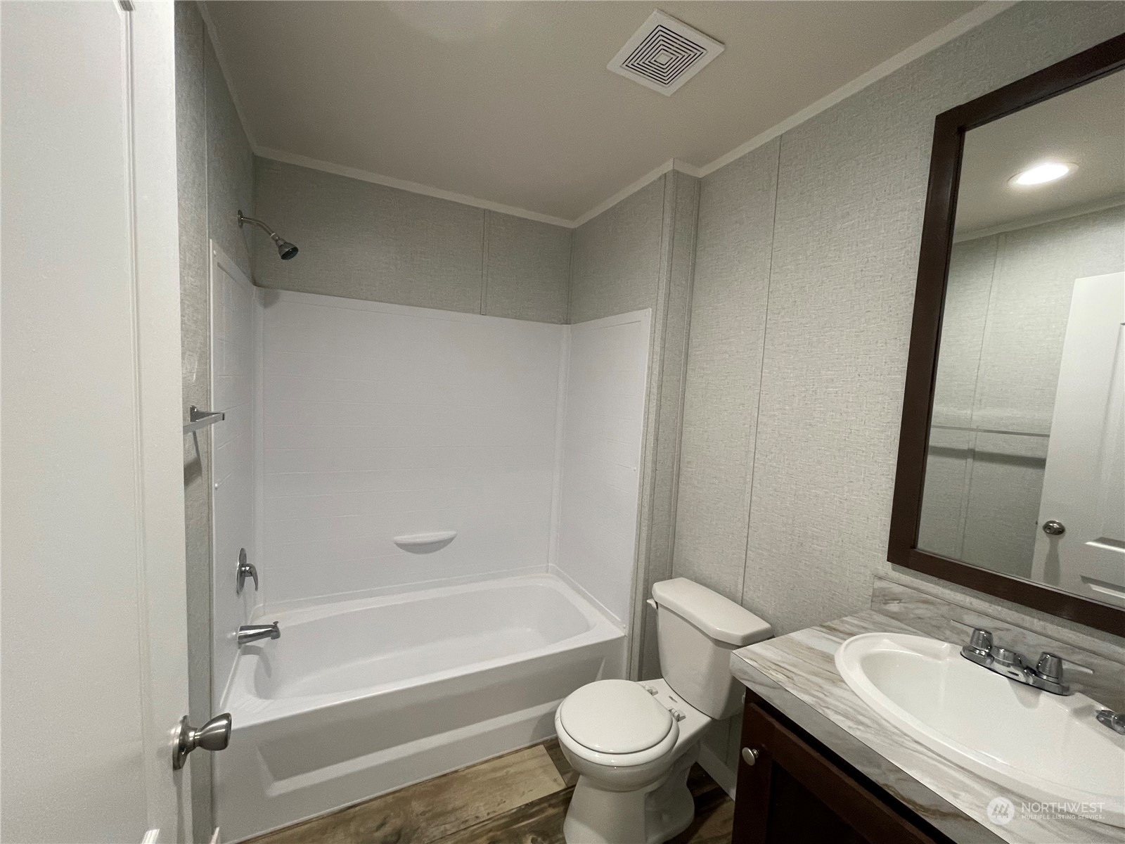 1500 S Columbus Avenue Unit: 18
