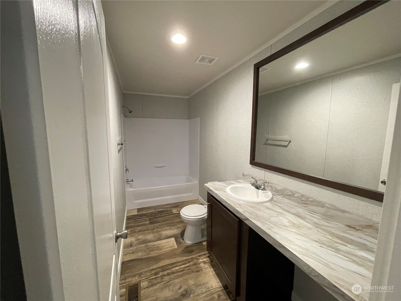 1500 S Columbus Avenue Unit: 18