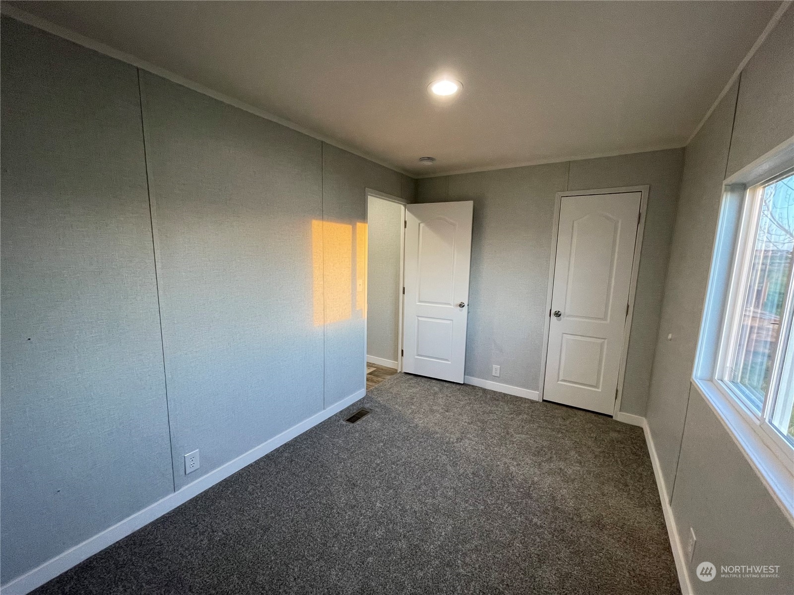 1500 S Columbus Avenue Unit: 18