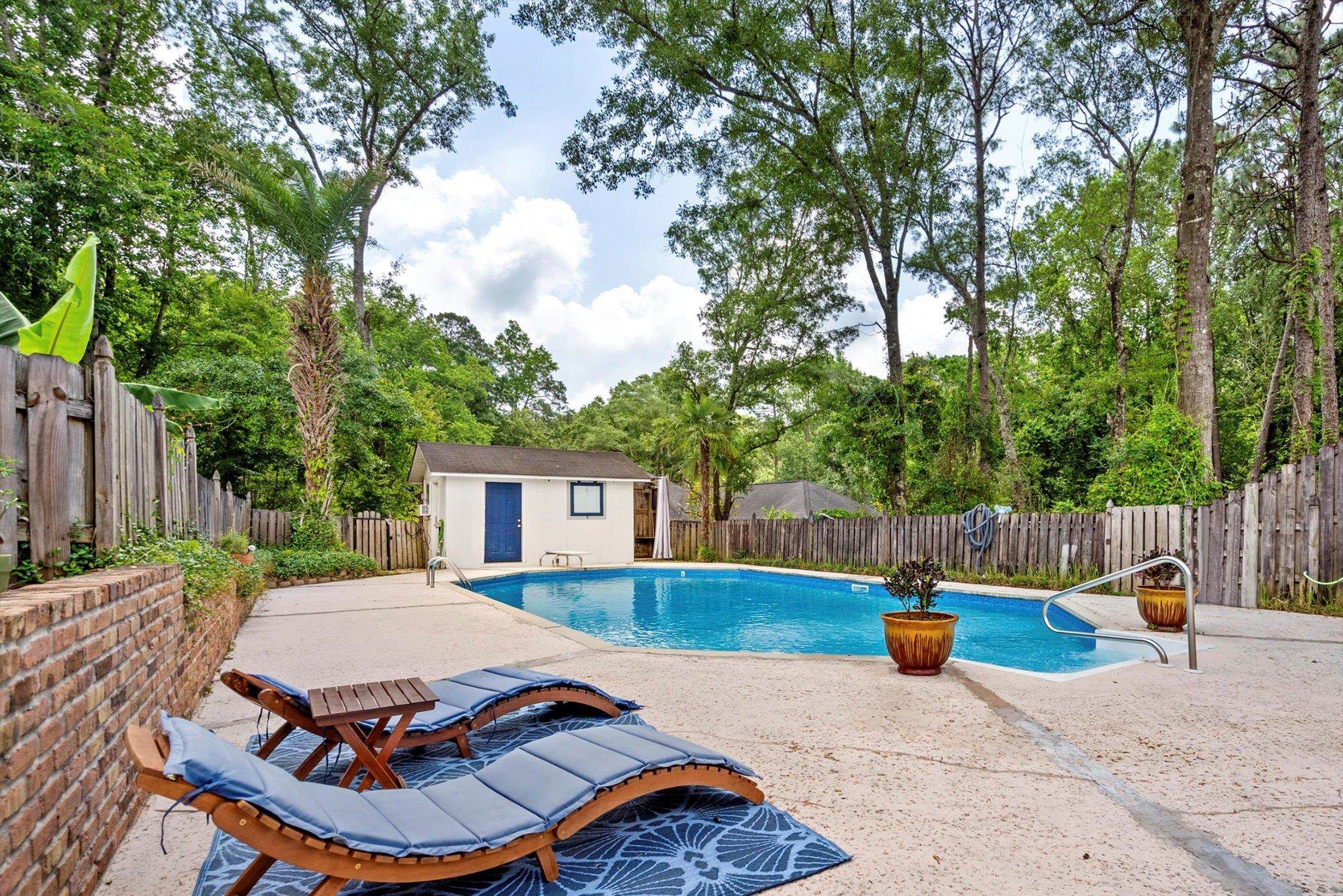 2863 Brookside Drive