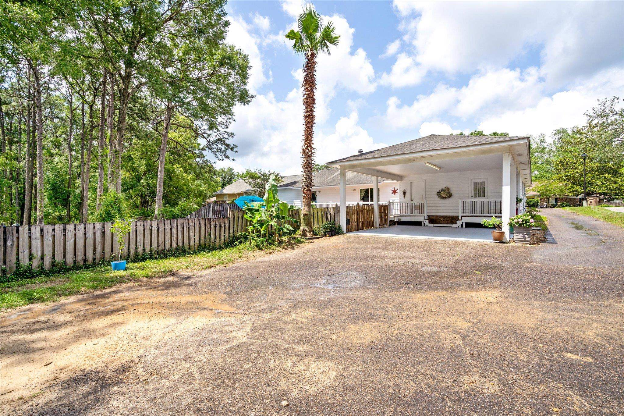 2863 Brookside Drive