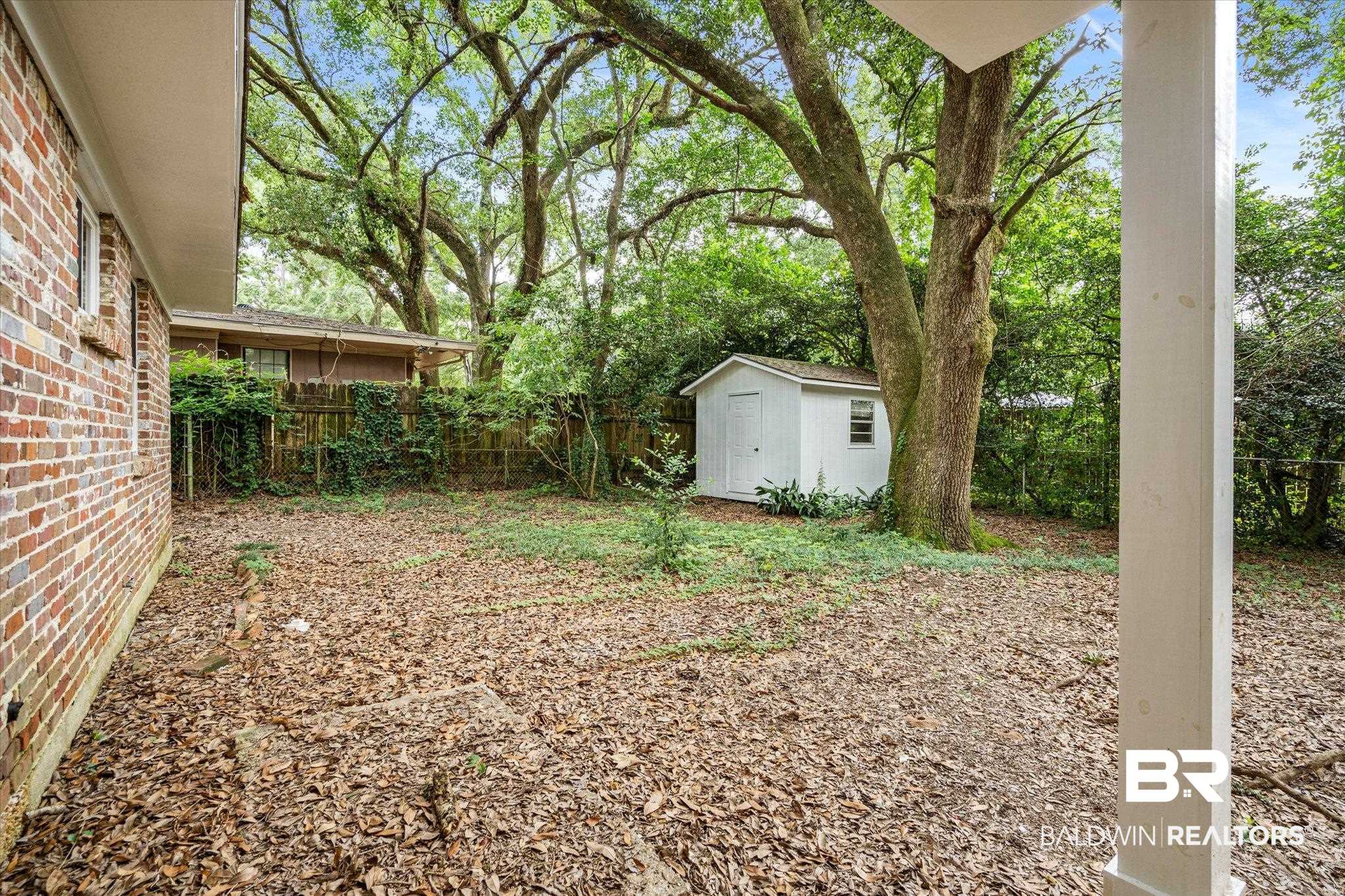 408 La Rose Drive