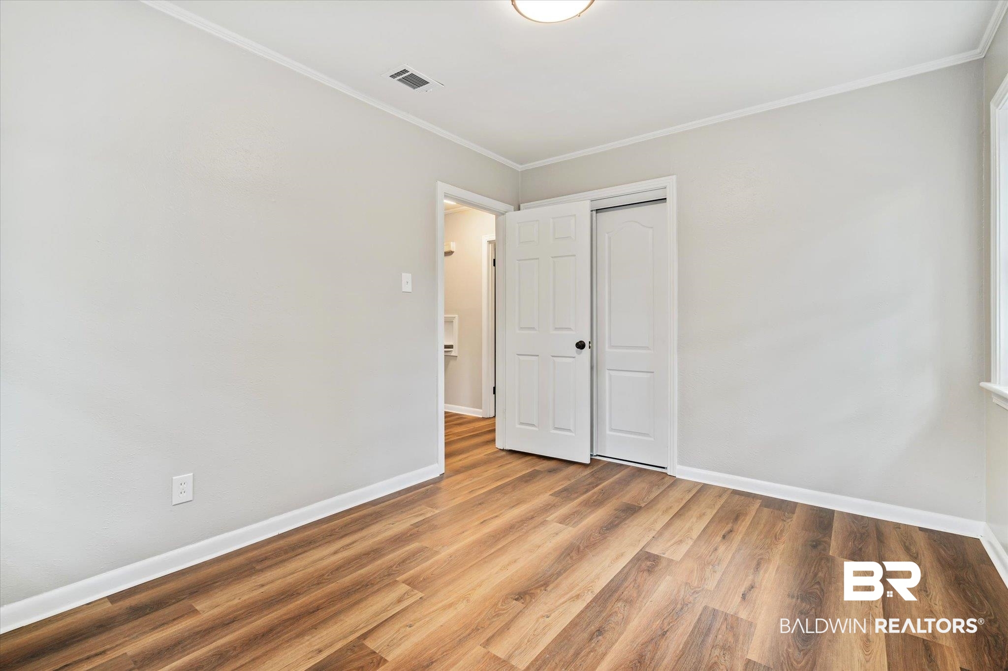 408 La Rose Drive