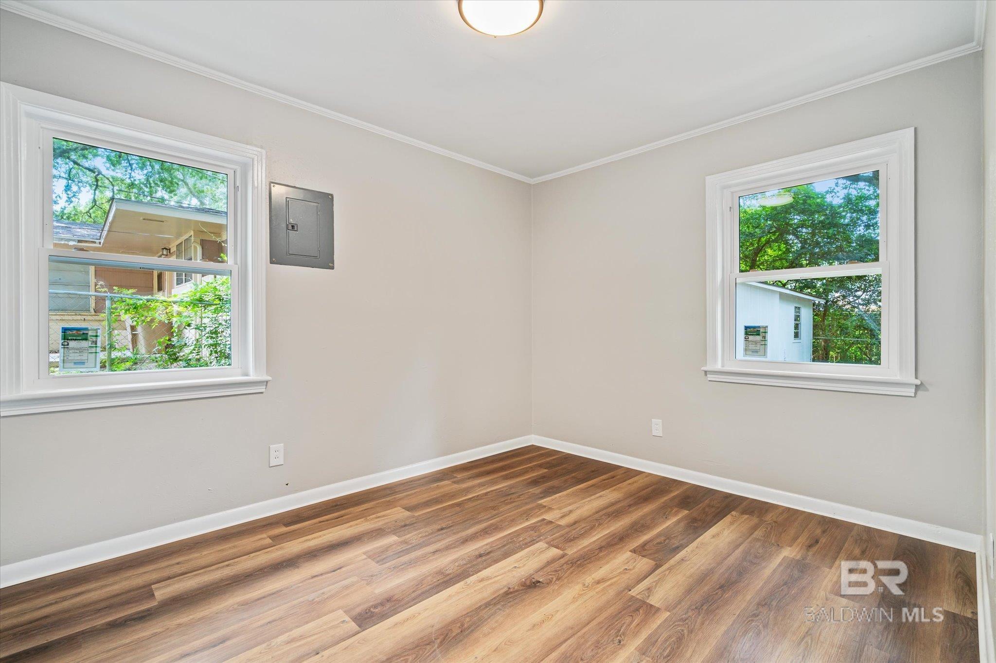 408 La Rose Drive
