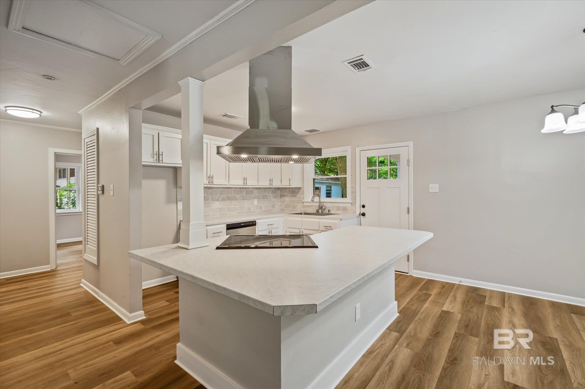 408 La Rose Drive