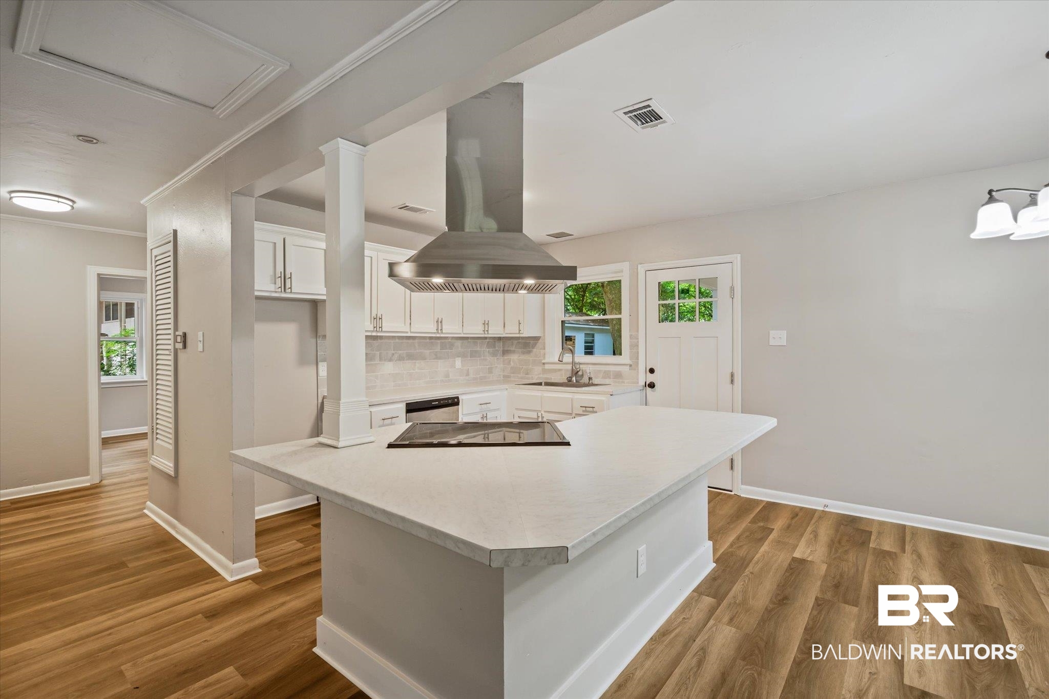 408 La Rose Drive