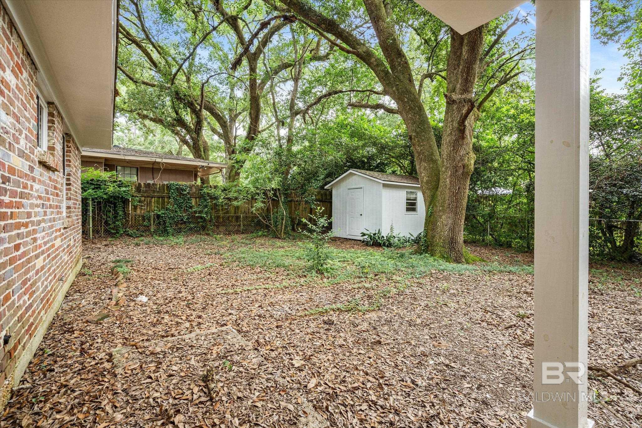 408 La Rose Drive
