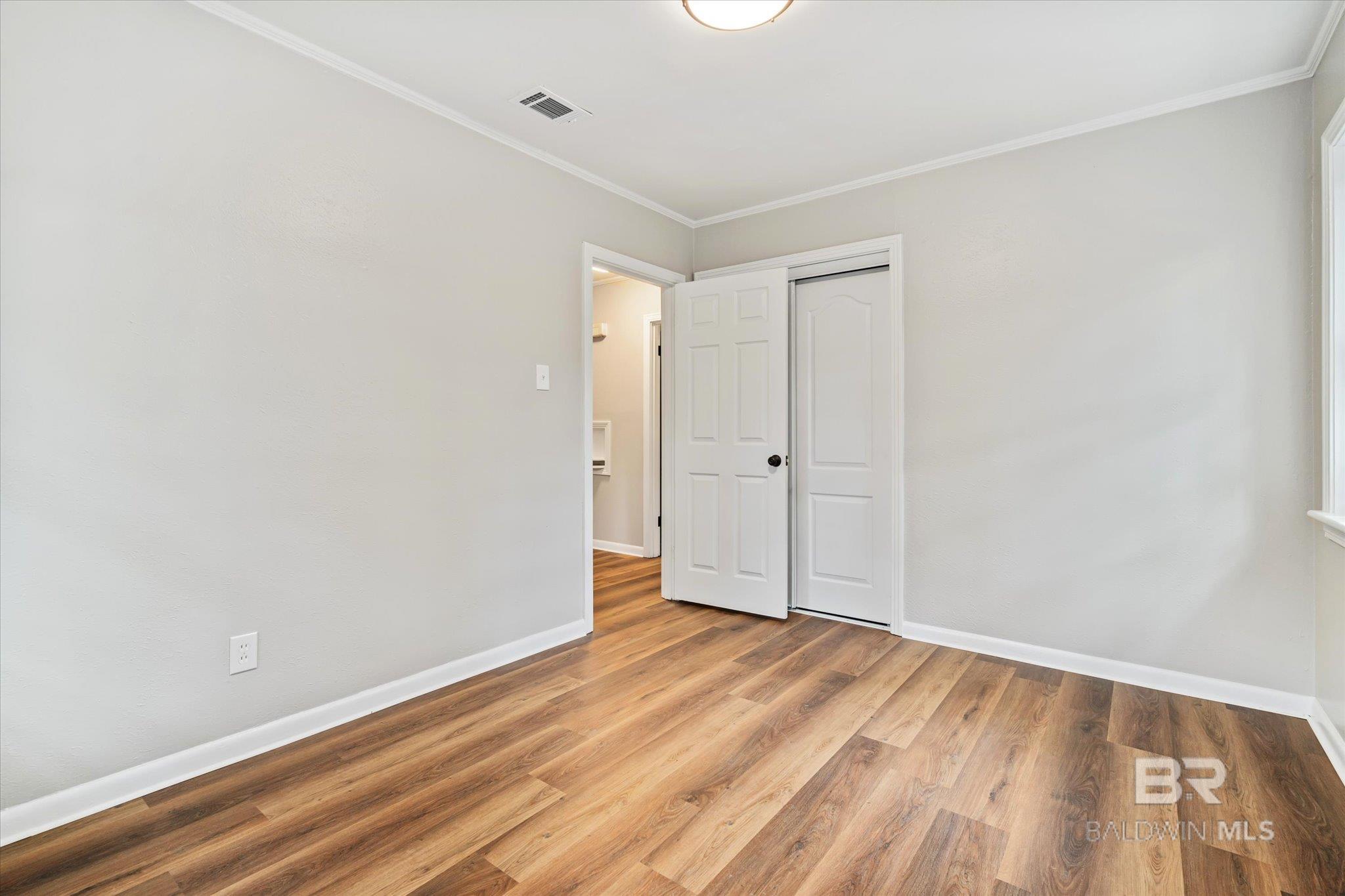 408 La Rose Drive