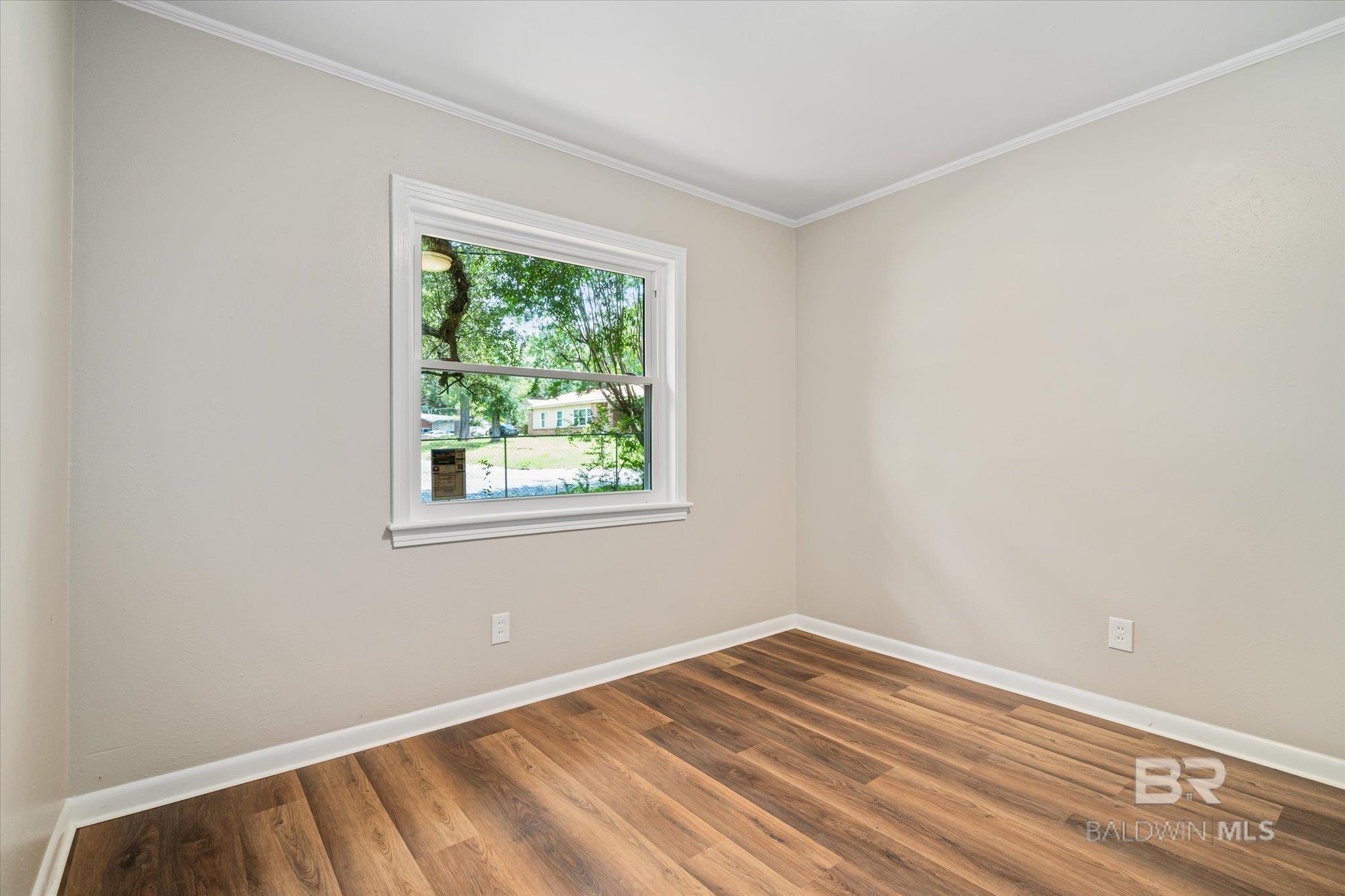 408 La Rose Drive