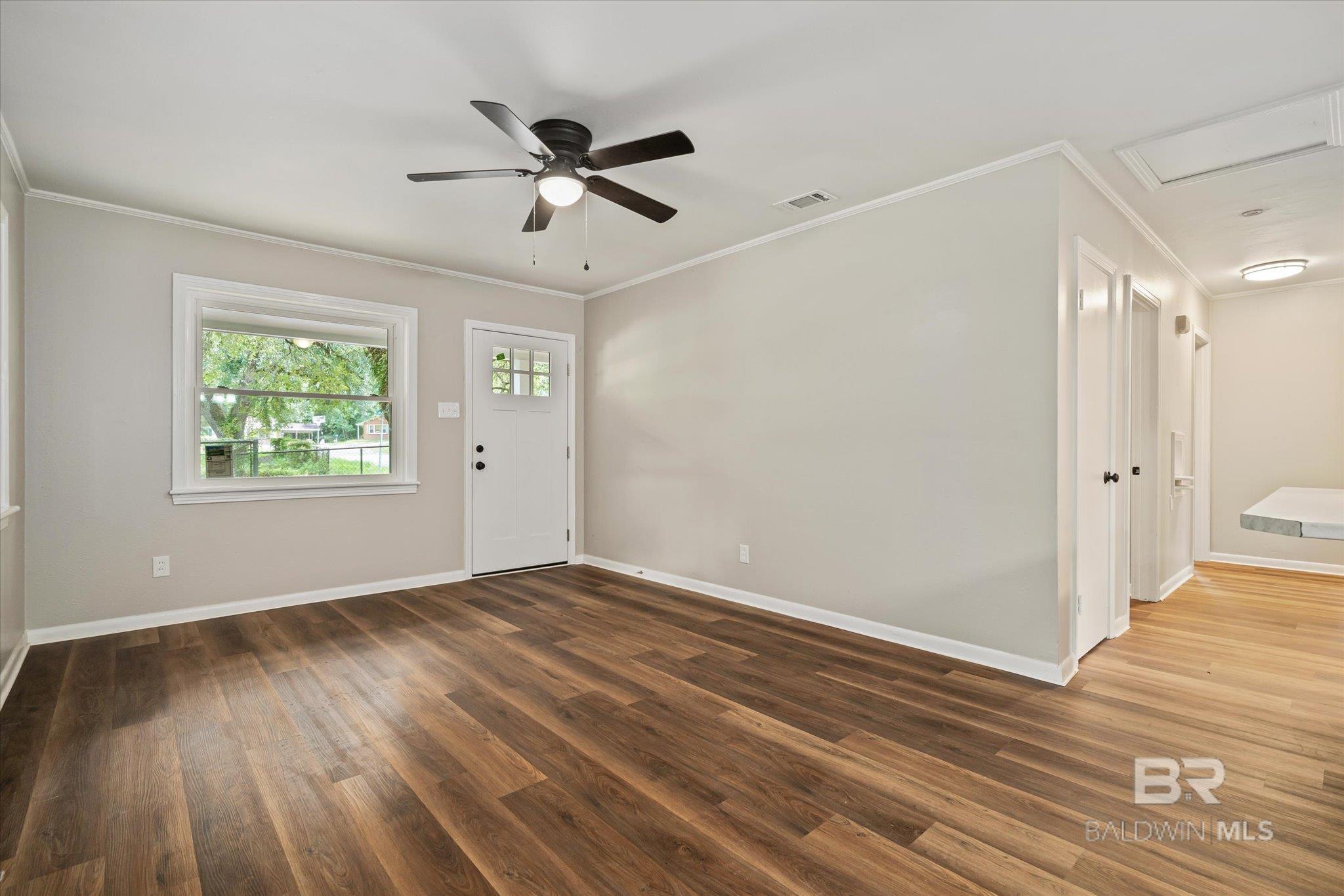 408 La Rose Drive