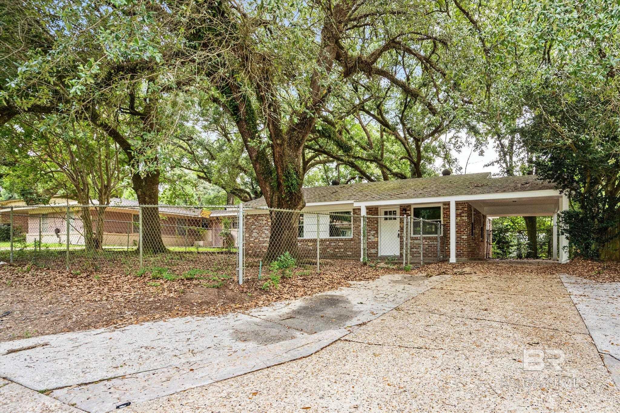 408 La Rose Drive