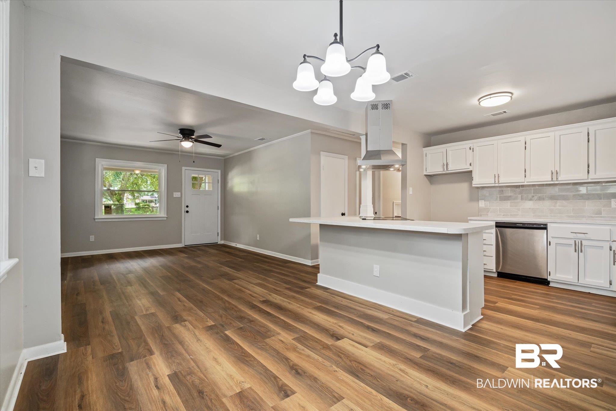 408 La Rose Drive