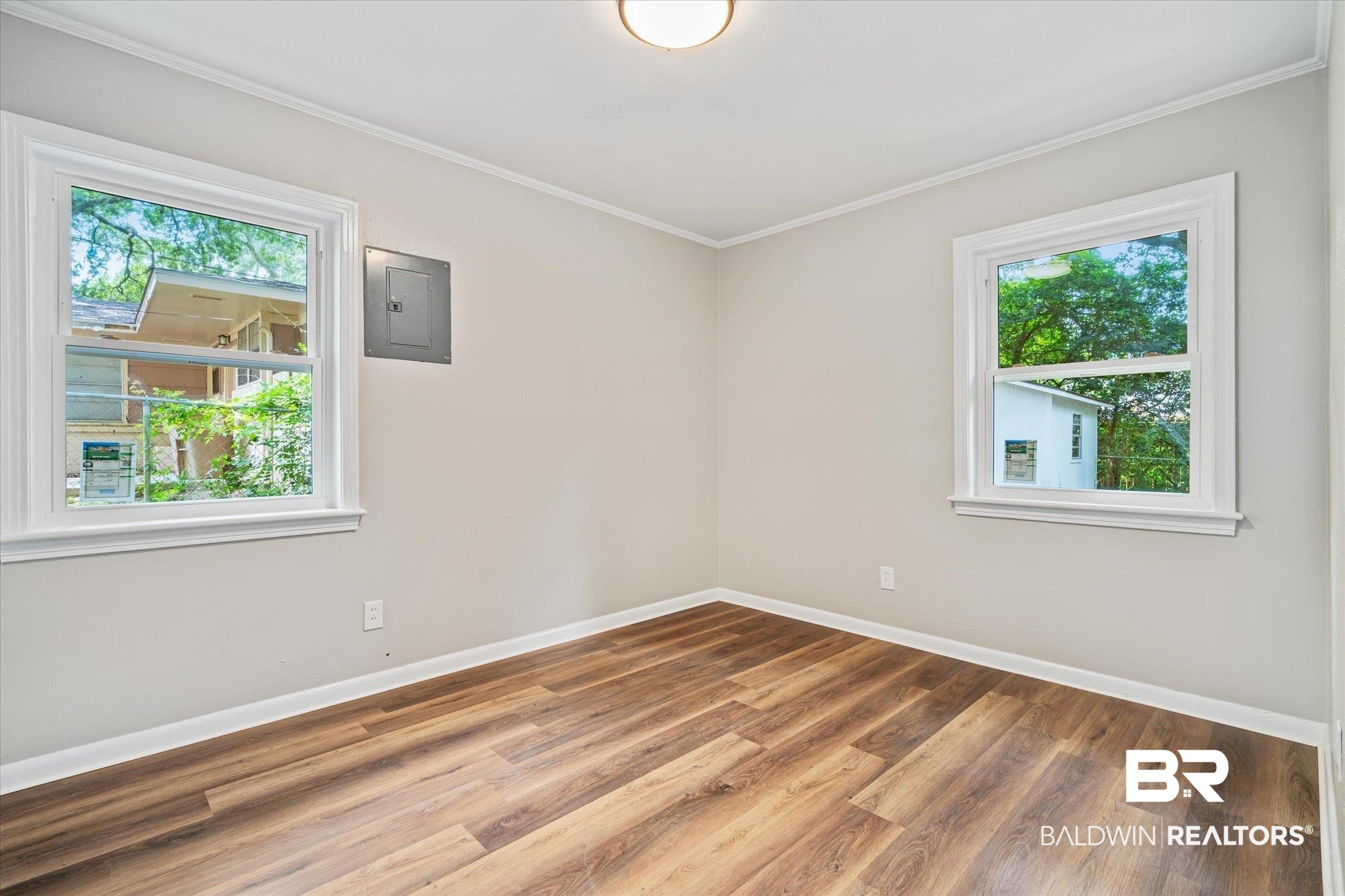 408 La Rose Drive