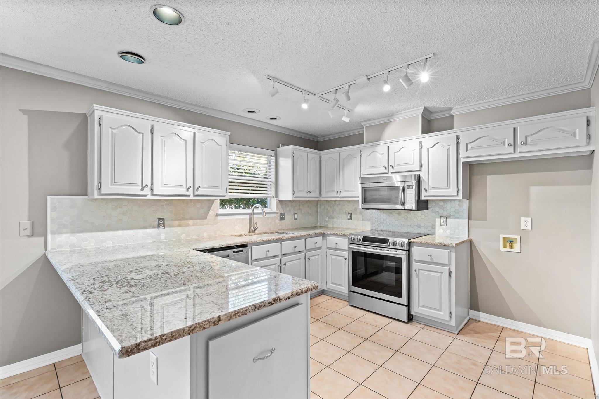 3116 W Autumn Ridge Drive