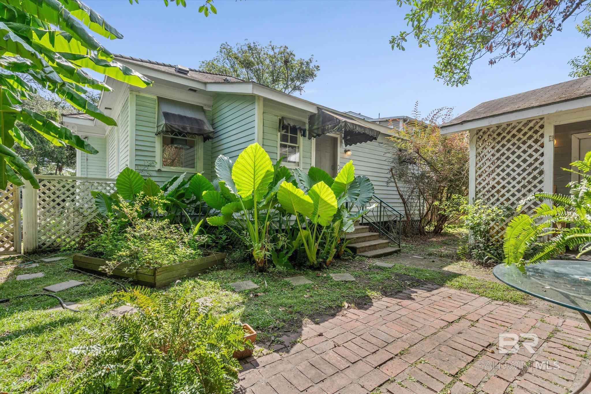 304 S Georgia Avenue