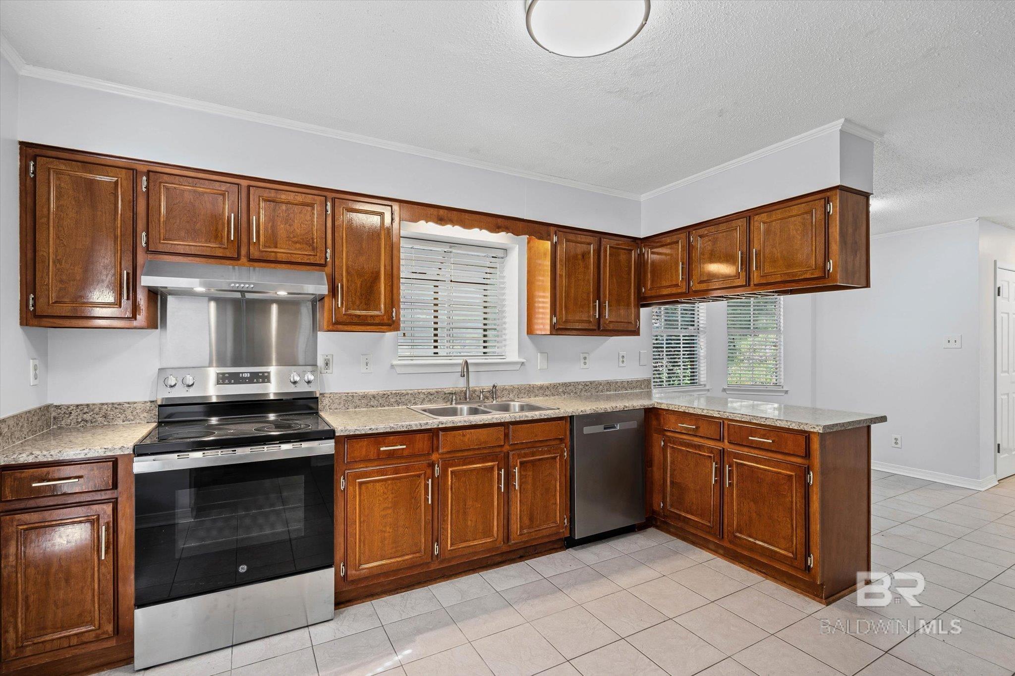 8090 Suzanne Way