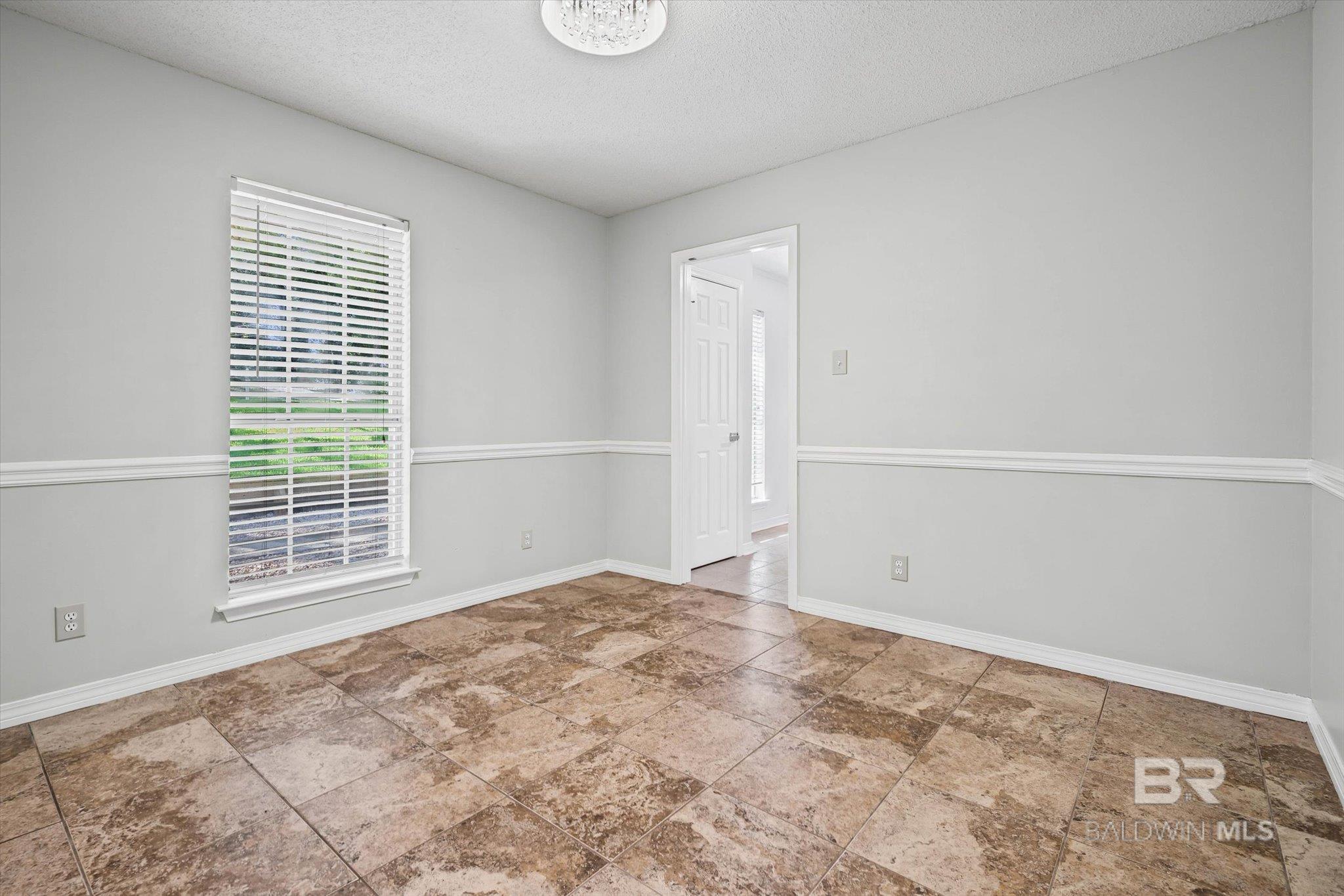 8090 Suzanne Way