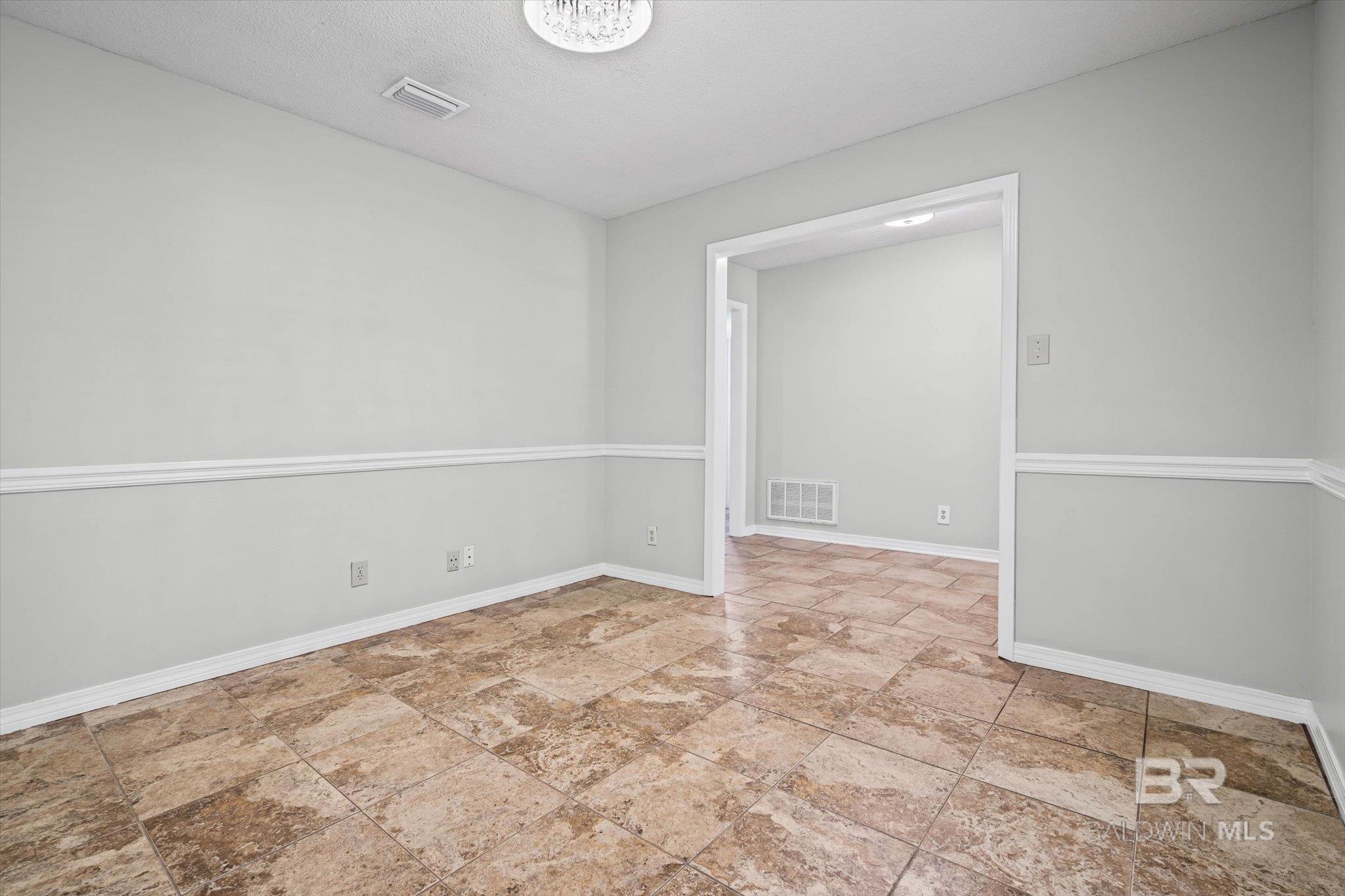 8090 Suzanne Way