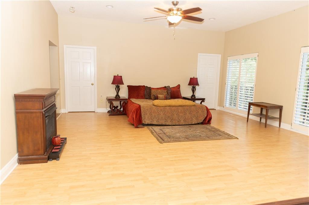 9226 Lake Woods Drive