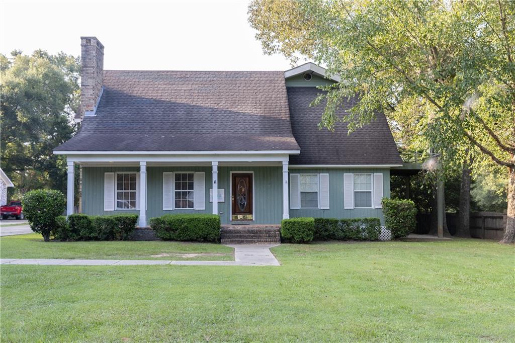 9226 Lake Woods Drive