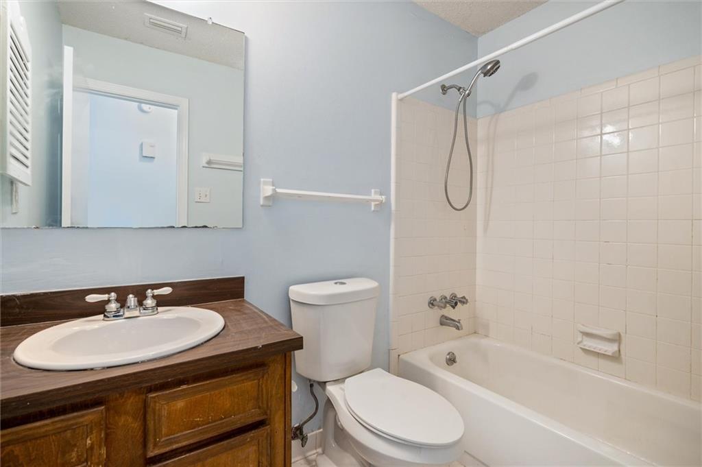 5828 Hanging Moss Court