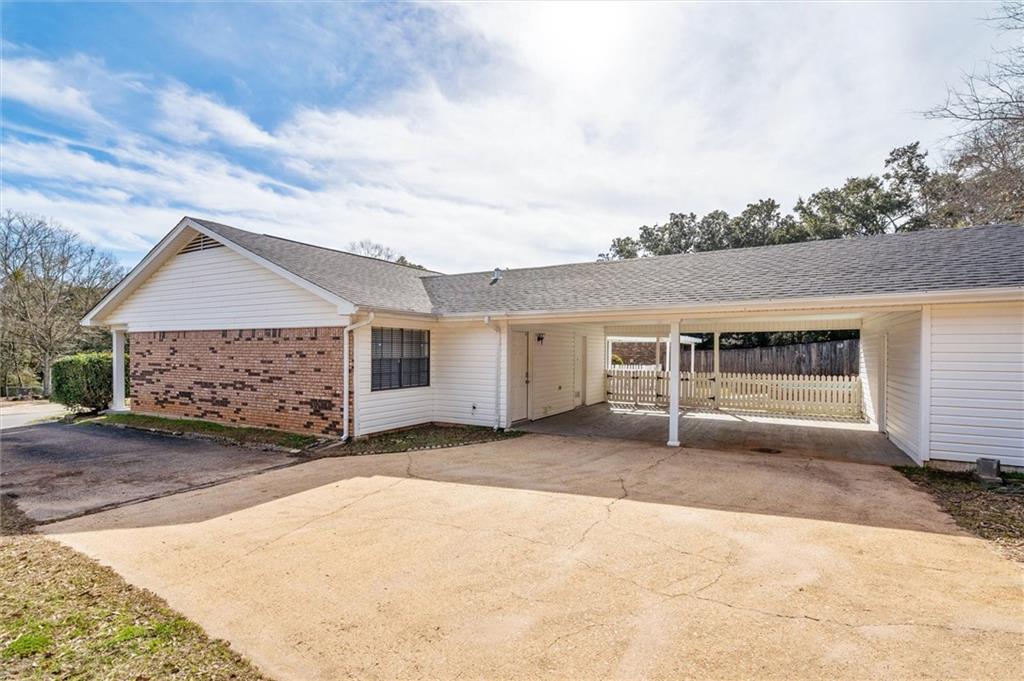 5828 Hanging Moss Court