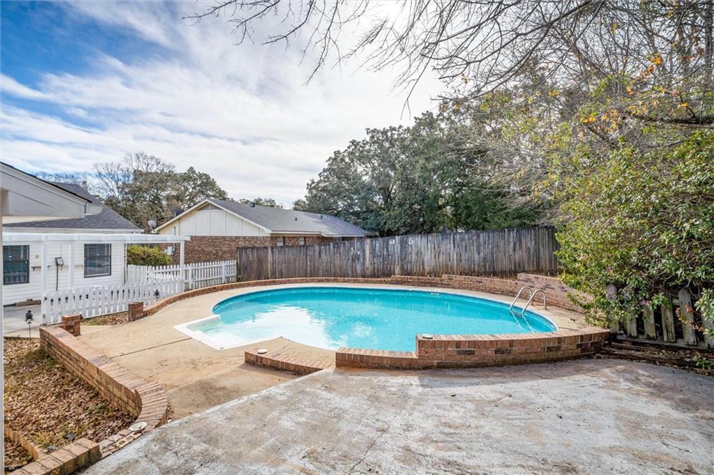 5828 Hanging Moss Court