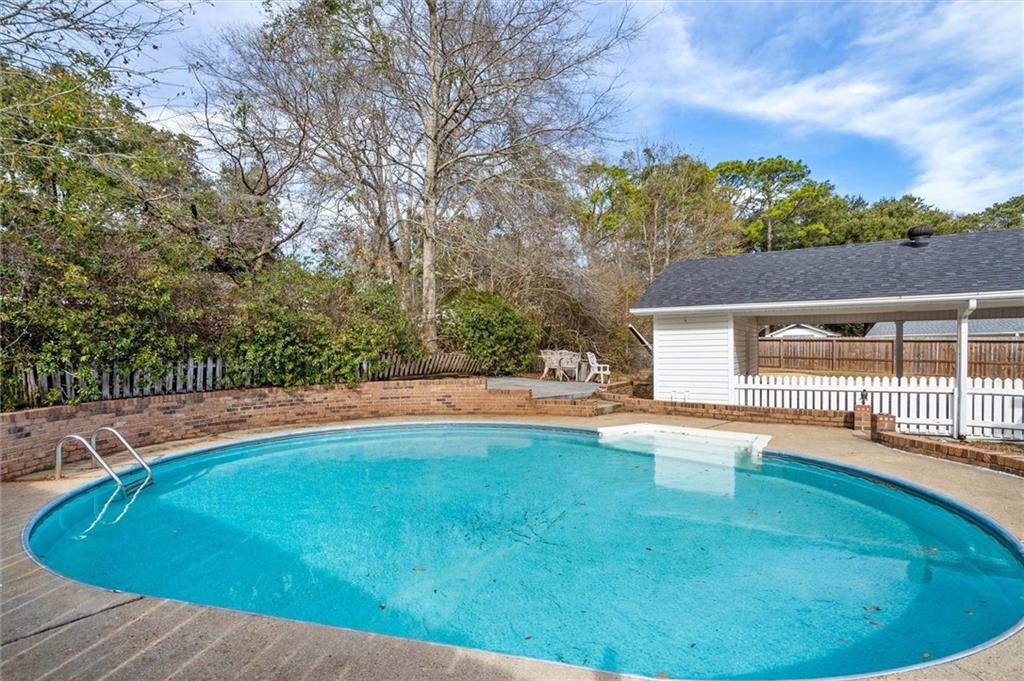 5828 Hanging Moss Court