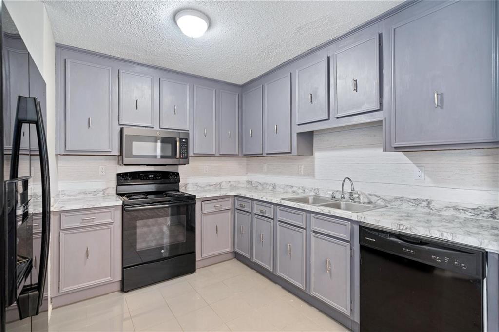 5828 Hanging Moss Court