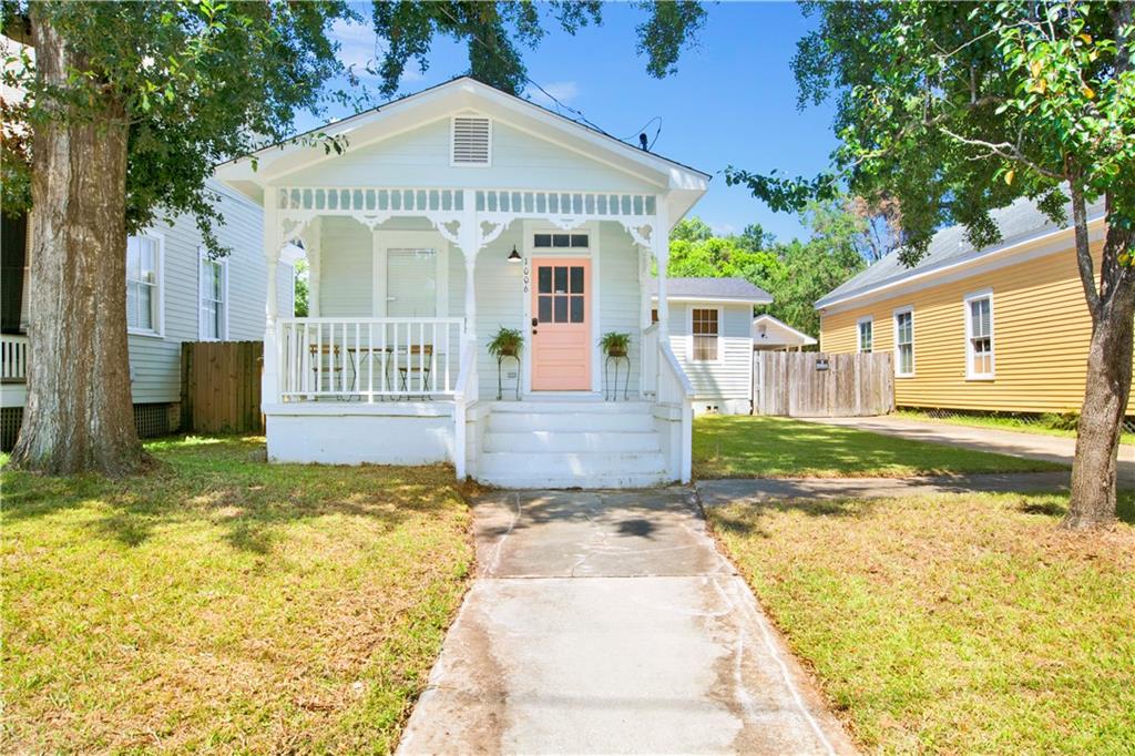 1006 Texas Street