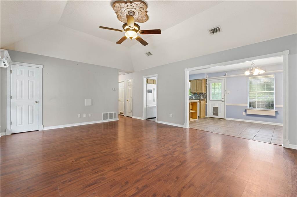 6913 Gray Oaks Drive