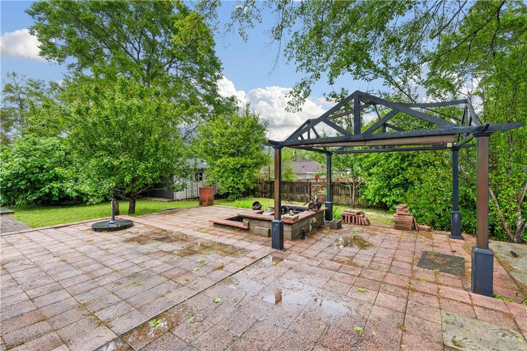 6913 Gray Oaks Drive