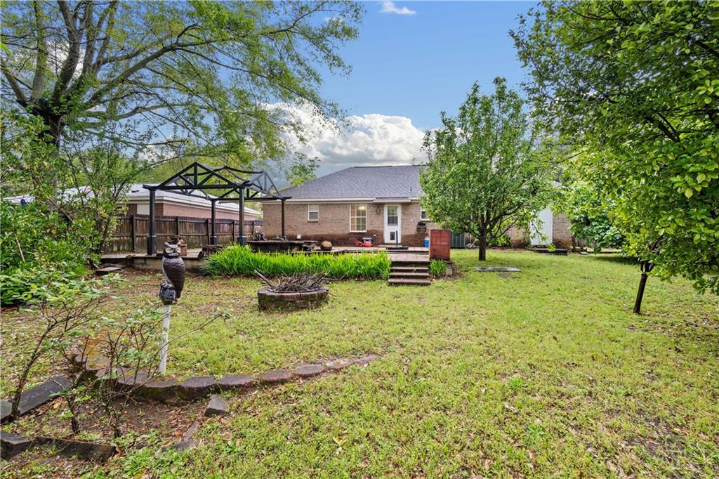 6913 Gray Oaks Drive