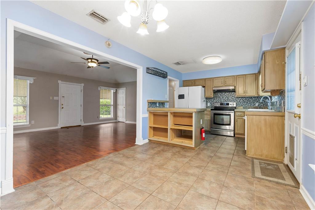 6913 Gray Oaks Drive
