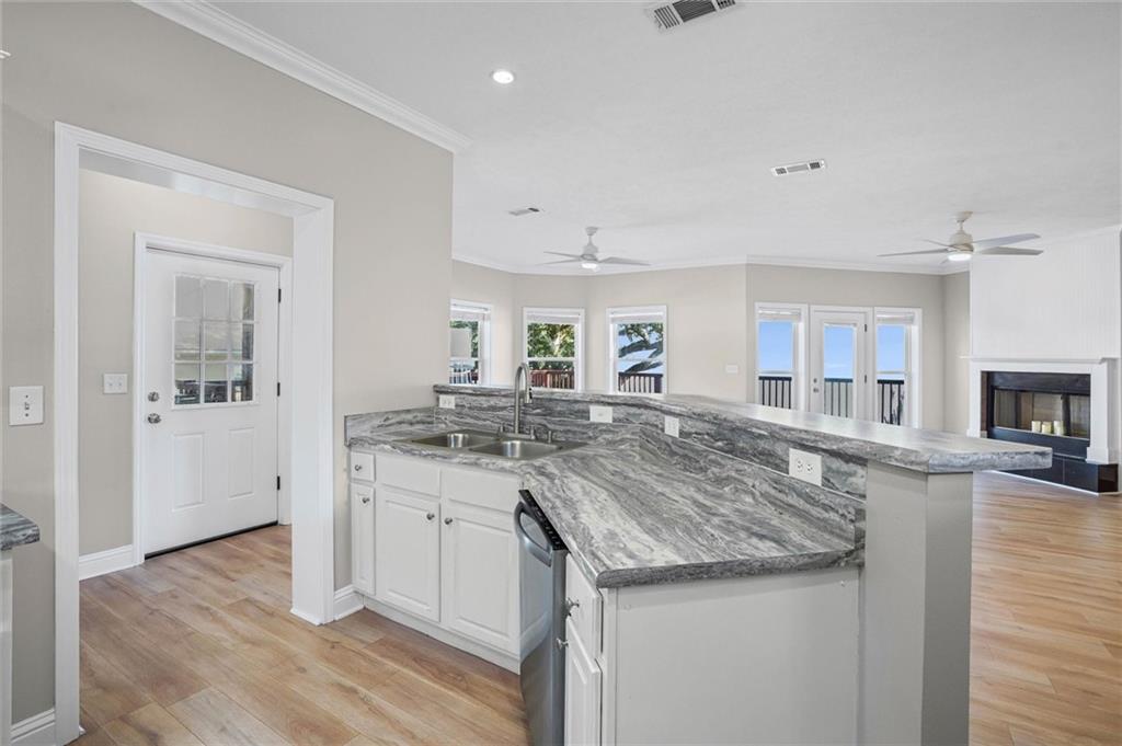 3917 Bay Front Road