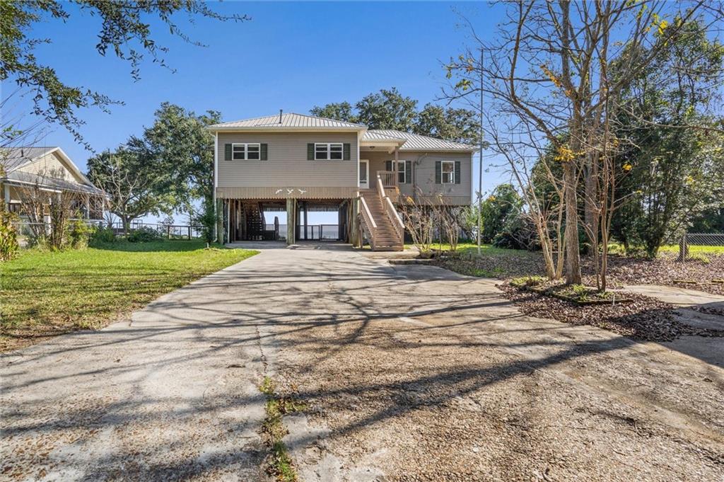 3917 Bay Front Road