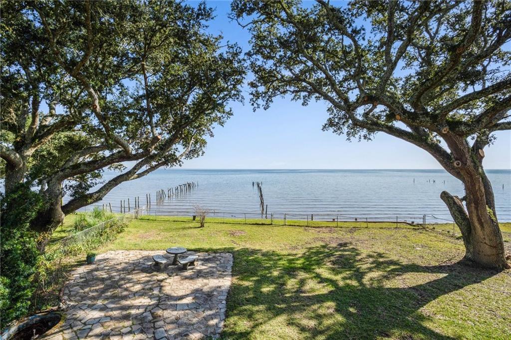 3917 Bay Front Road