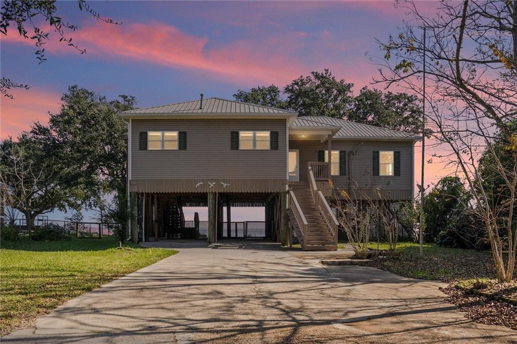 3917 Bay Front Road