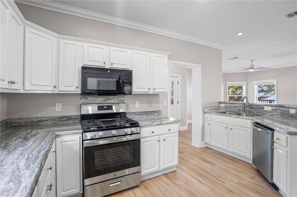 3917 Bay Front Road