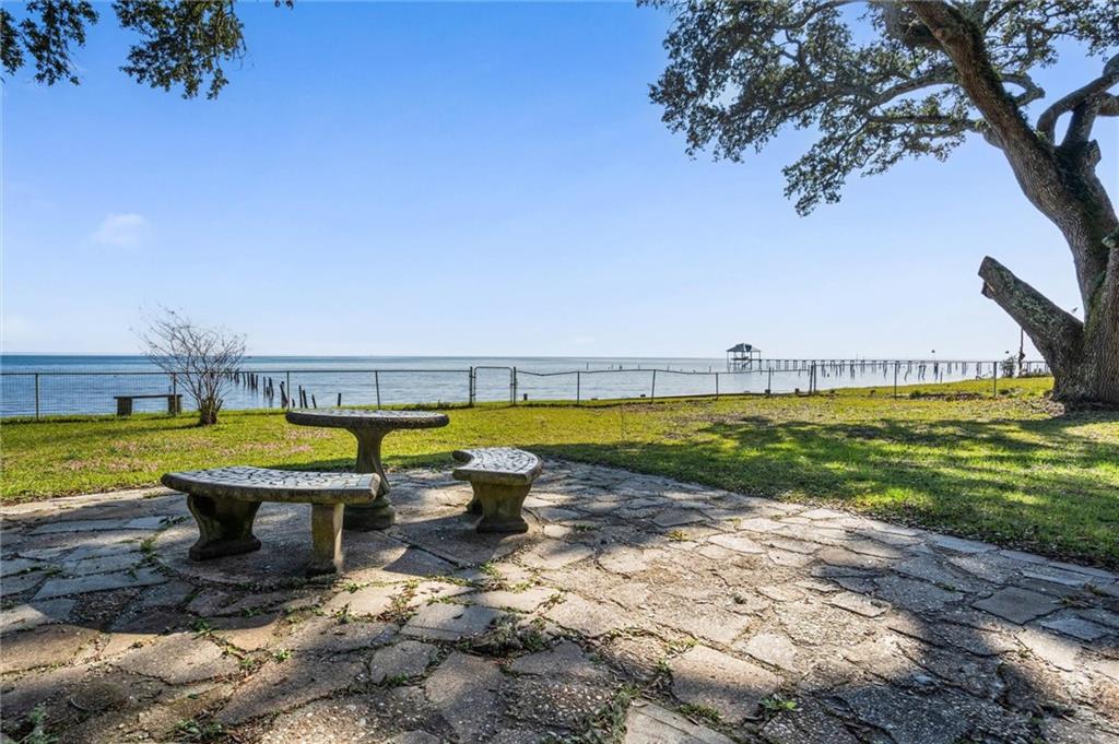 3917 Bay Front Road