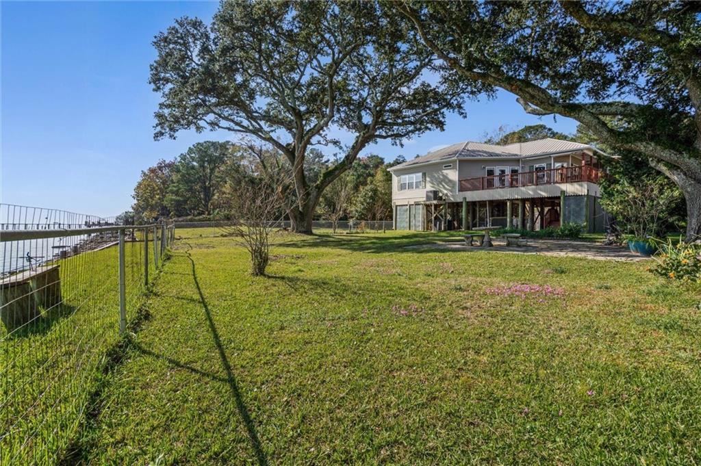 3917 Bay Front Road