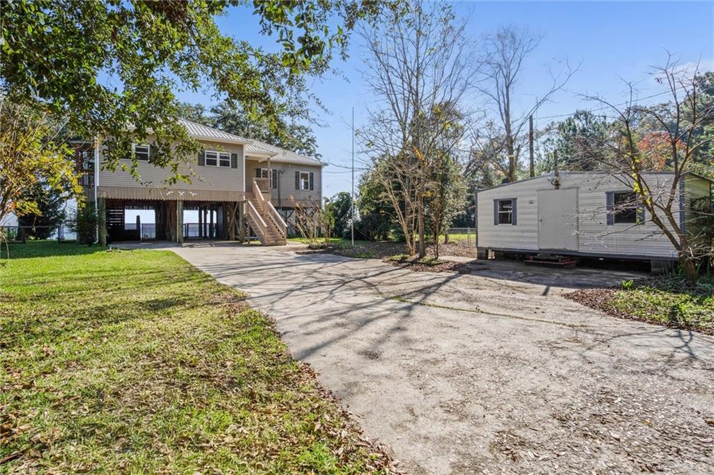 3917 Bay Front Road